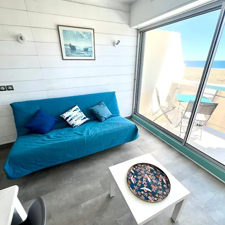 Duplex Entierement Renove Avec Clim, Vue Et Acces ! *